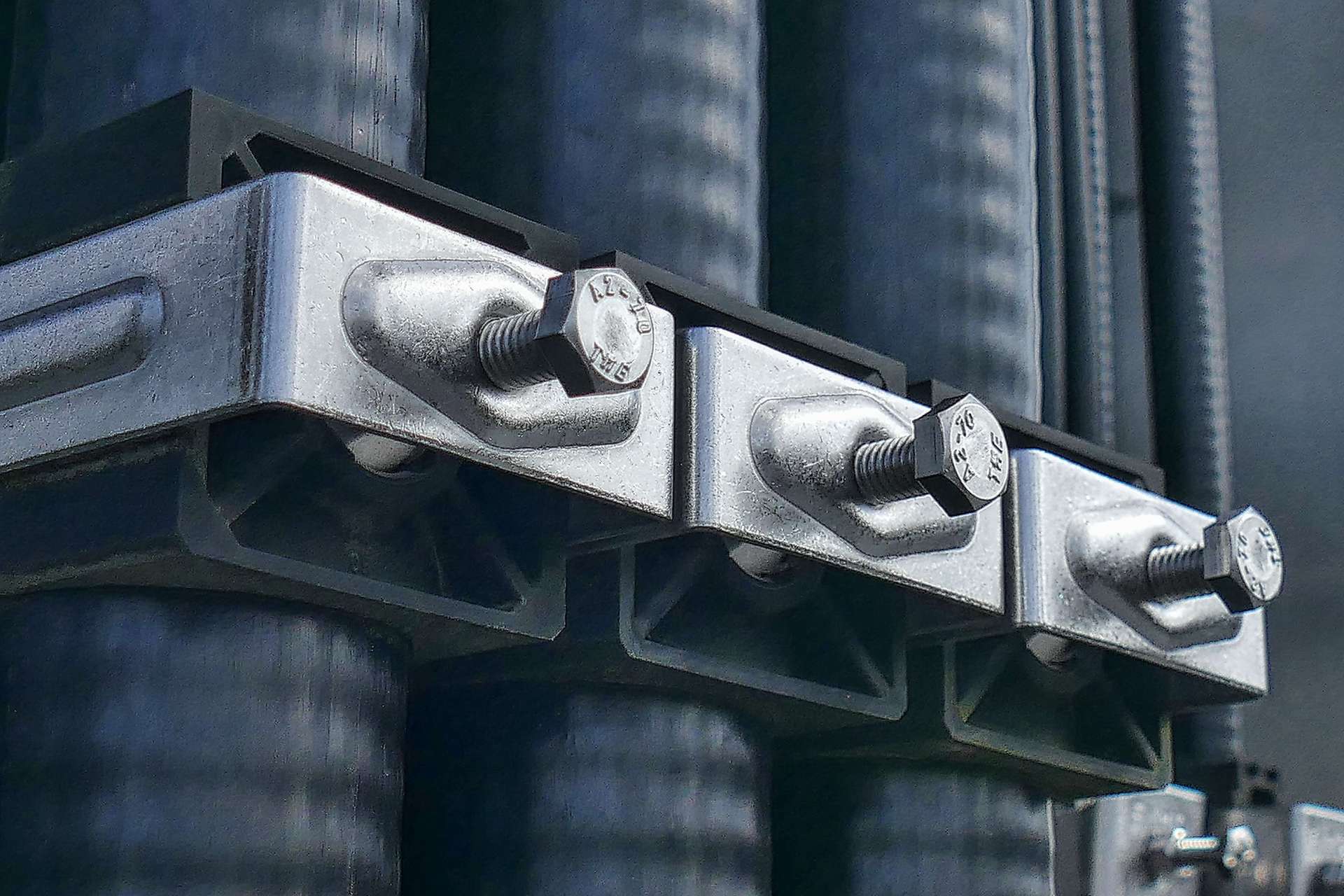 Hex setscrews used to fix metal girders together